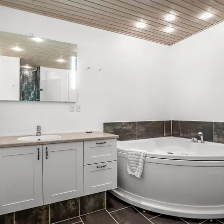 Tofan - 75m From The Sea By Interhome